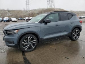 VOLVO XC40 T5 R-DESIGN 2022