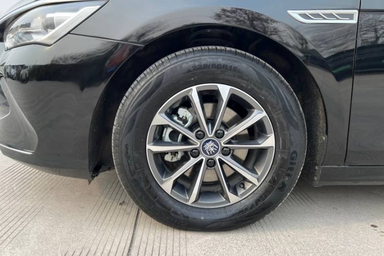 BYD Qin PLUS Champion Edition DM-i 55KM Leading Model 2023