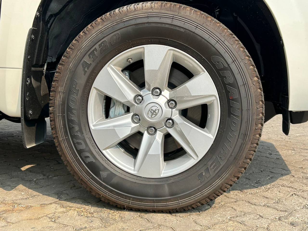 Toyota Land Cruiser 2023