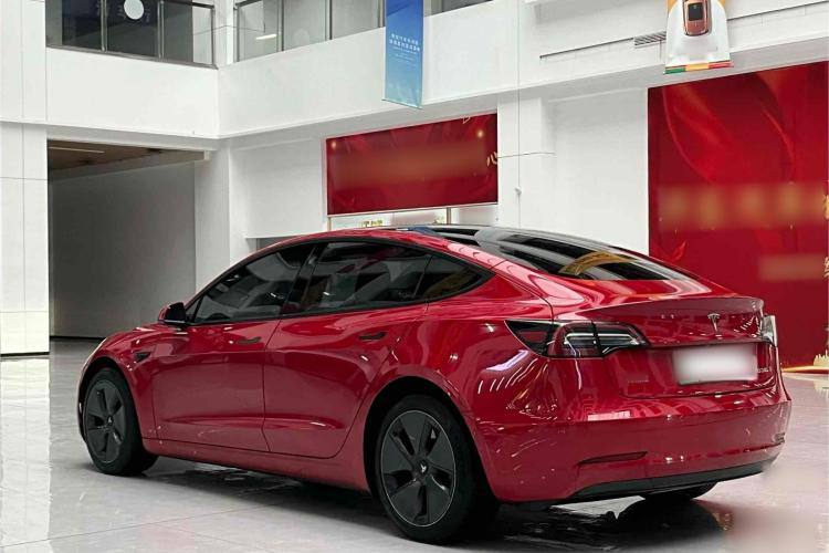TESLA MODEL 3 2021