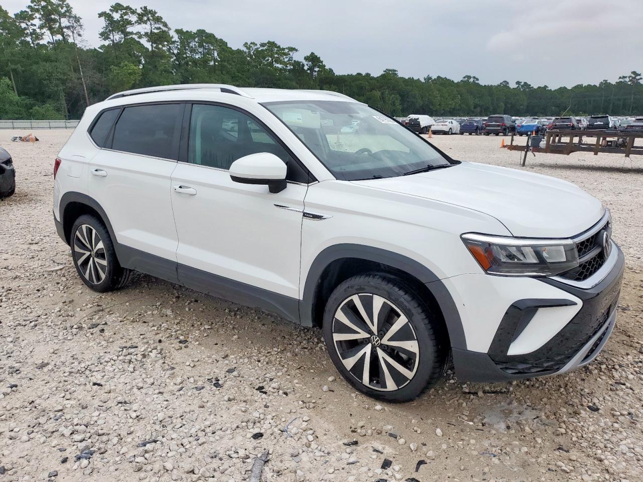 VOLKSWAGEN TAOS SE 2022