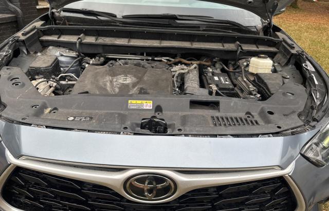 TOYOTA HIGHLANDER XLE 2020