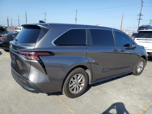 TOYOTA SIENNA LE 2023