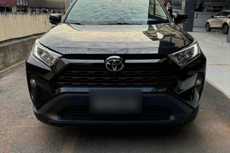 TOYOTA RAV4 2021