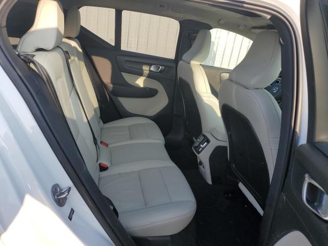 VOLVO XC40 PLUS 2023
