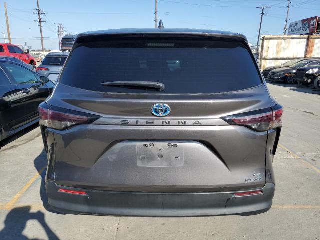 TOYOTA SIENNA LE 2023