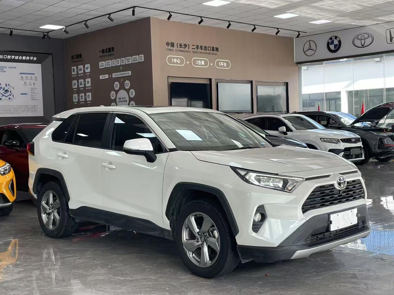 TOYOTA RAV4 Fashion Edition plus 2021