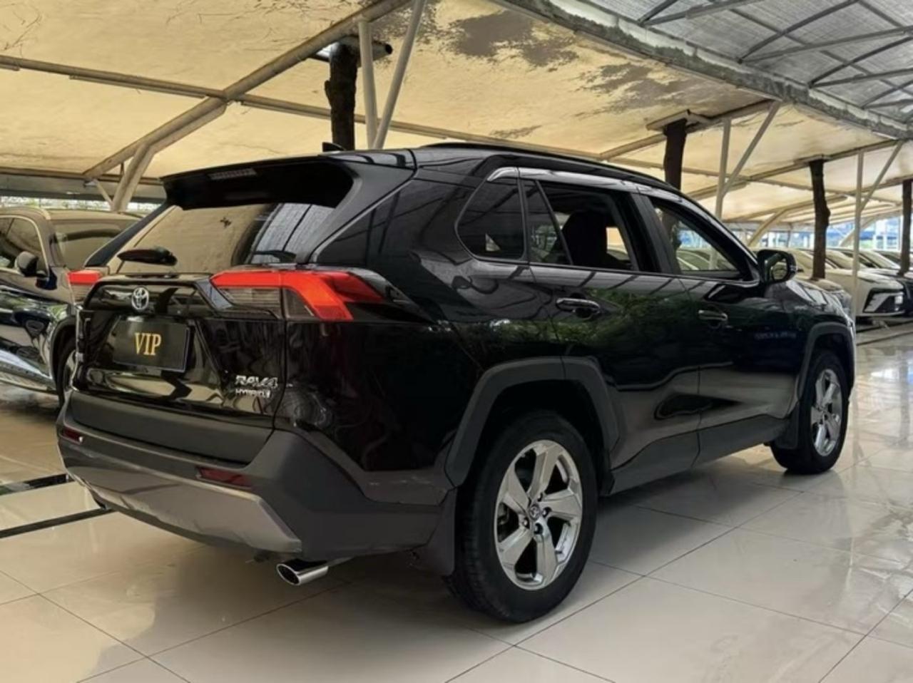TOYOTA RAV4 2021