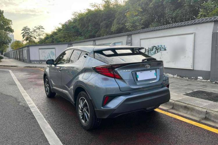 TOYOTA C-HR Deluxe Edition 2021