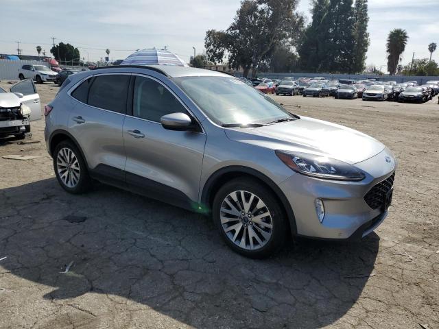 FORD ESCAPE TITANIUM 2022