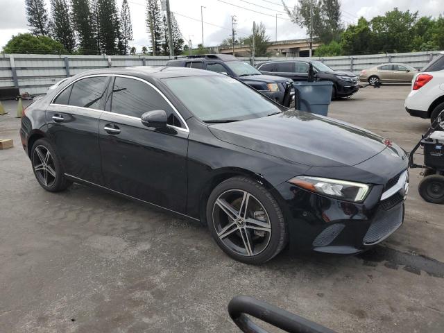 MERCEDES-BENZ A 220 2021