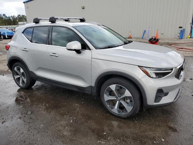 VOLVO XC40 PLUS 2023