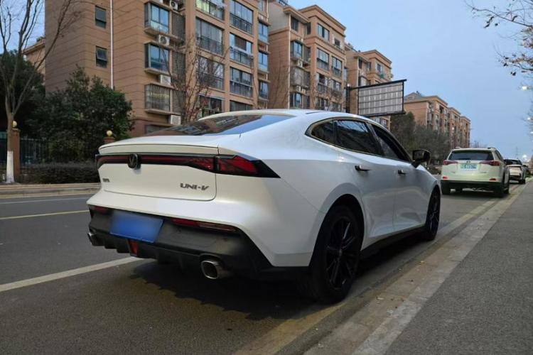Changan UNI-V 2022