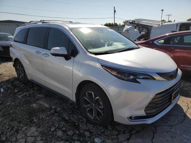 TOYOTA SIENNA LIMITED 2025