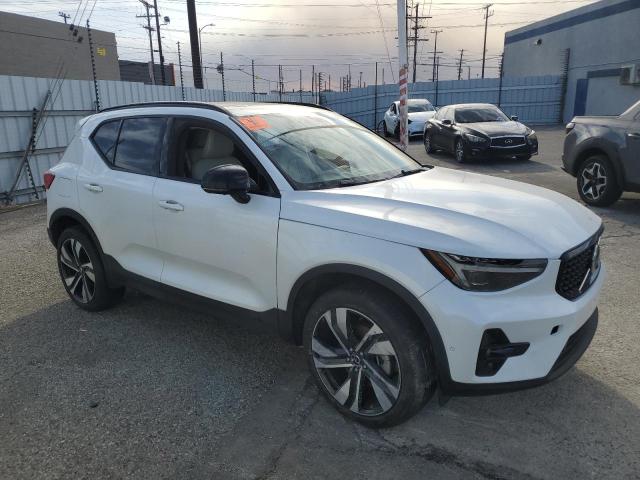 VOLVO XC40 ULTIMATE 2024