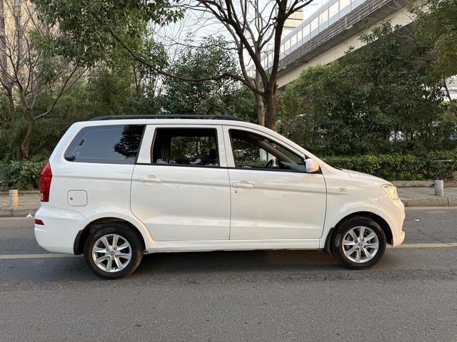 Dongfeng Fengguang 330S 2022