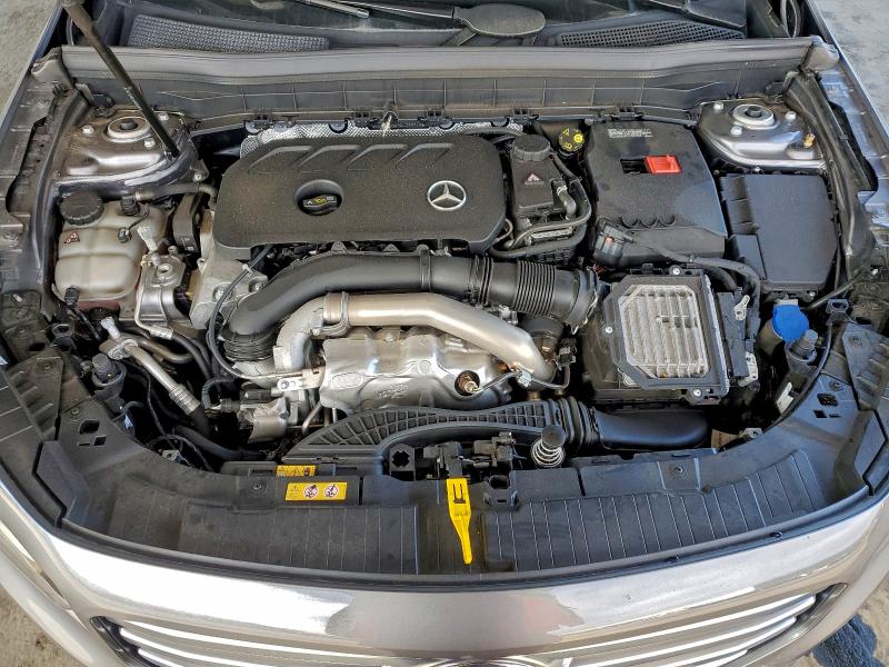 MERCEDES-BENZ GLB 250 2024