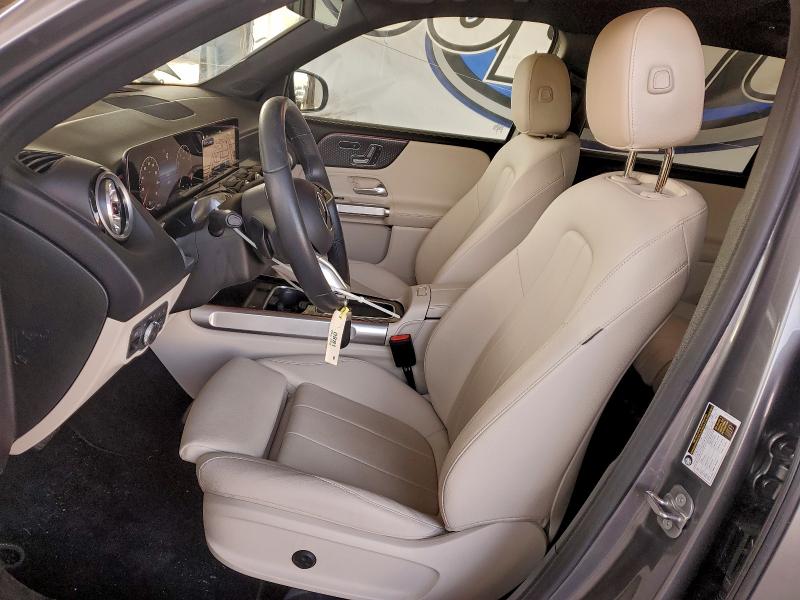 MERCEDES-BENZ GLB 250 2024