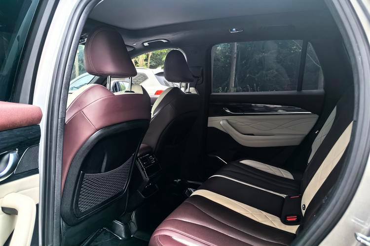 Geely Monjaro 2021