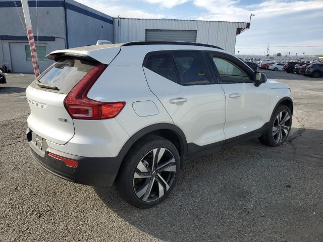 VOLVO XC40 ULTIMATE 2024