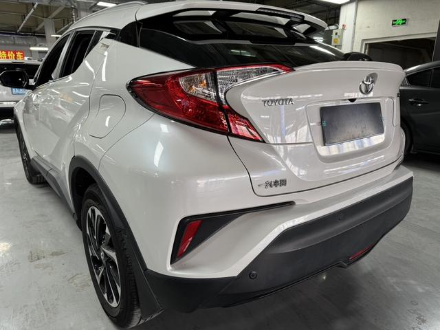 TOYOTA C-HR 2021