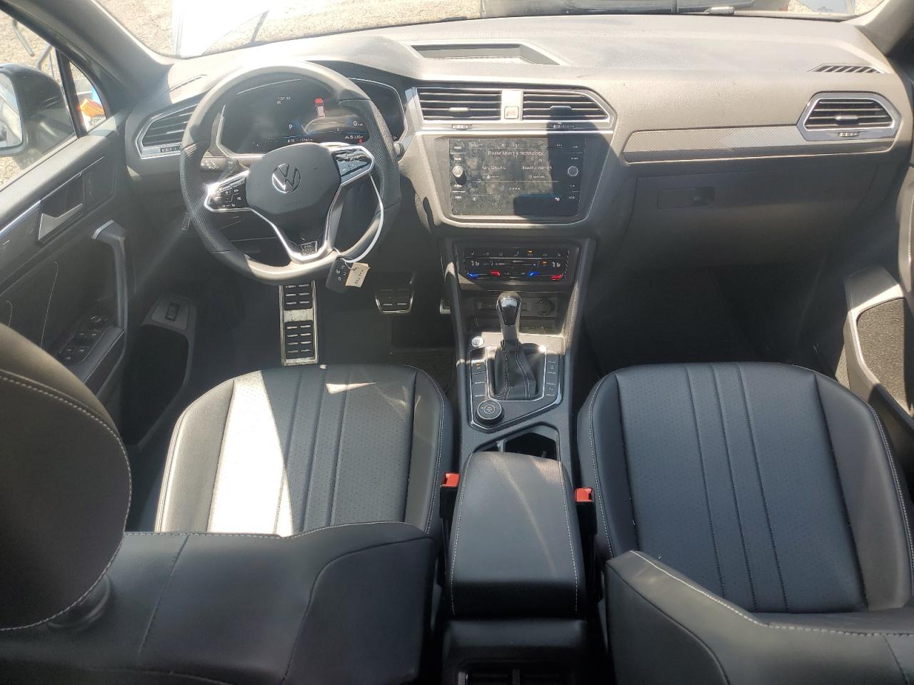 VOLKSWAGEN TIGUAN SE R-LINE BLACK 2024