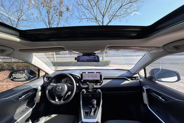 TOYOTA RAV4 2023
