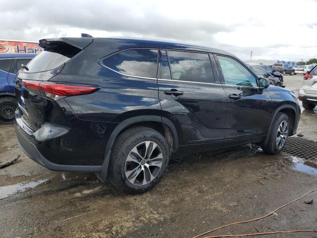 TOYOTA HIGHLANDER XLE 2022