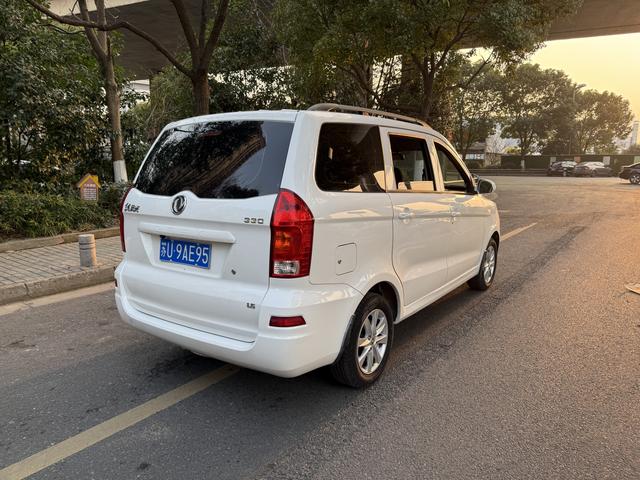 Dongfeng Fengguang 330S 2022