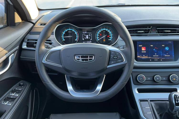 Geely Emgrand 2021