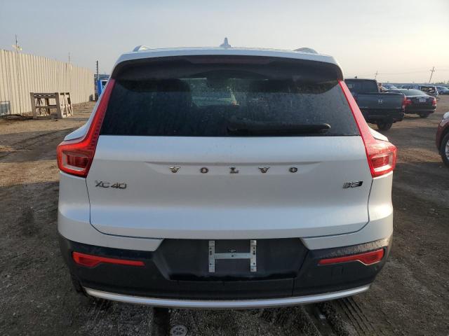 VOLVO XC40 PLUS 2023