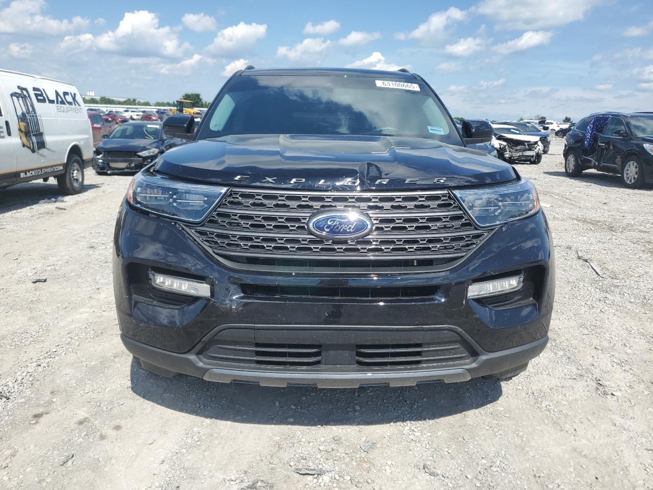 FORD EXPLORER XLT 2023