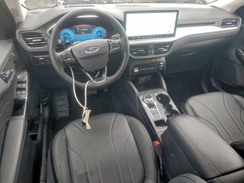 FORD ESCAPE PLATINUM 2025