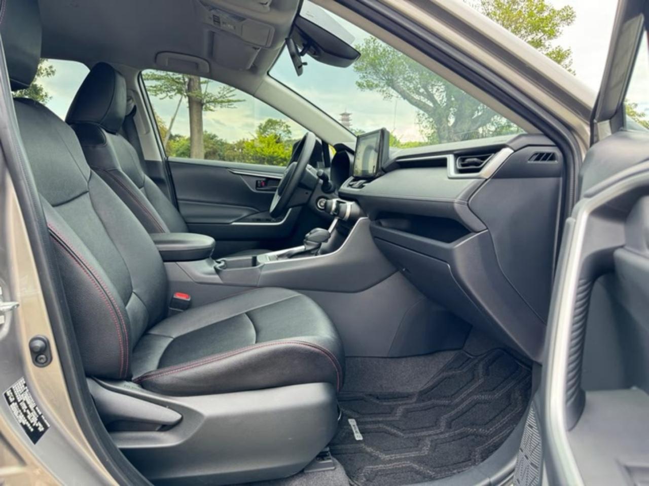TOYOTA RAV4 2022