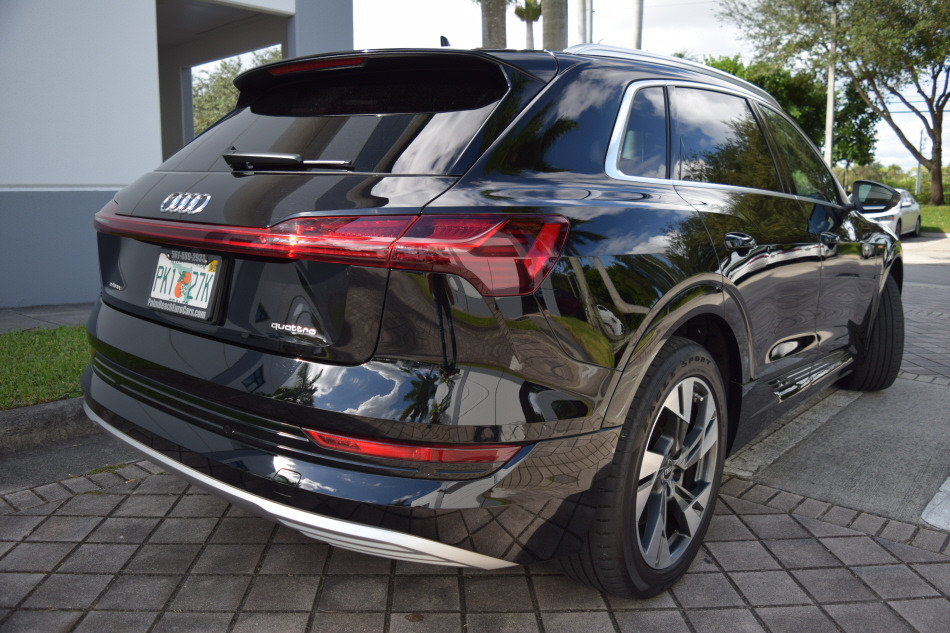 Audi e-tron Premium 2022