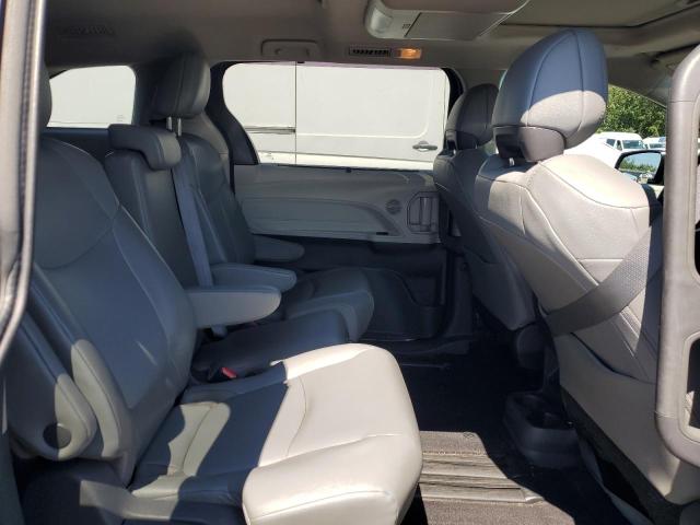TOYOTA SIENNA XLE 2021
