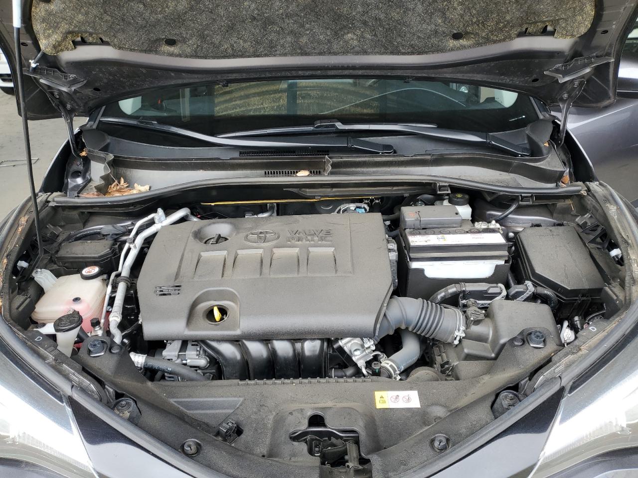 TOYOTA C-HR XLE 2021