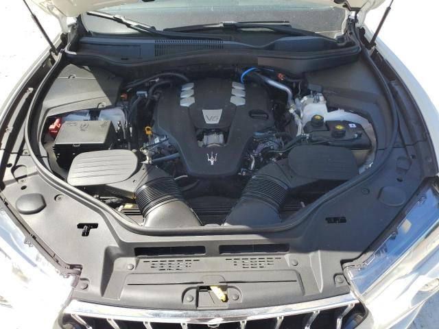MASERATI LEVANTE BASE 2021