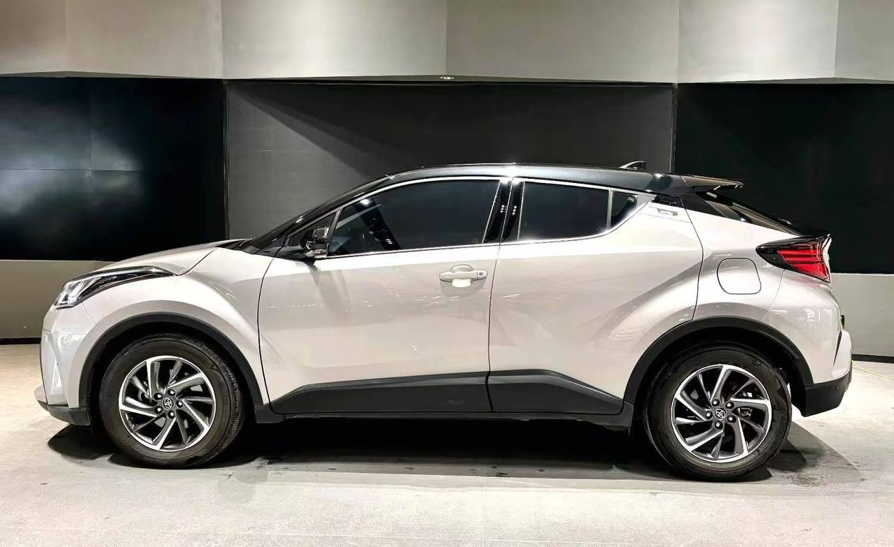 TOYOTA C-HR 2021