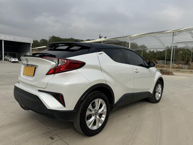 TOYOTA C-HR 2021