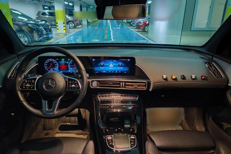 Mercedes-Benz EQC 400 2021