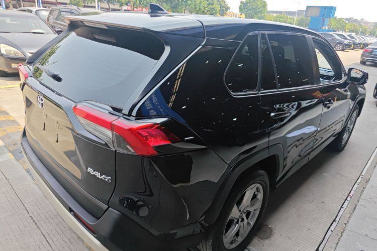 TOYOTA RAV4 2020