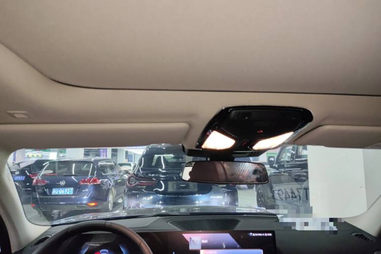 BMW i3 eDrive40L Night Set 2025