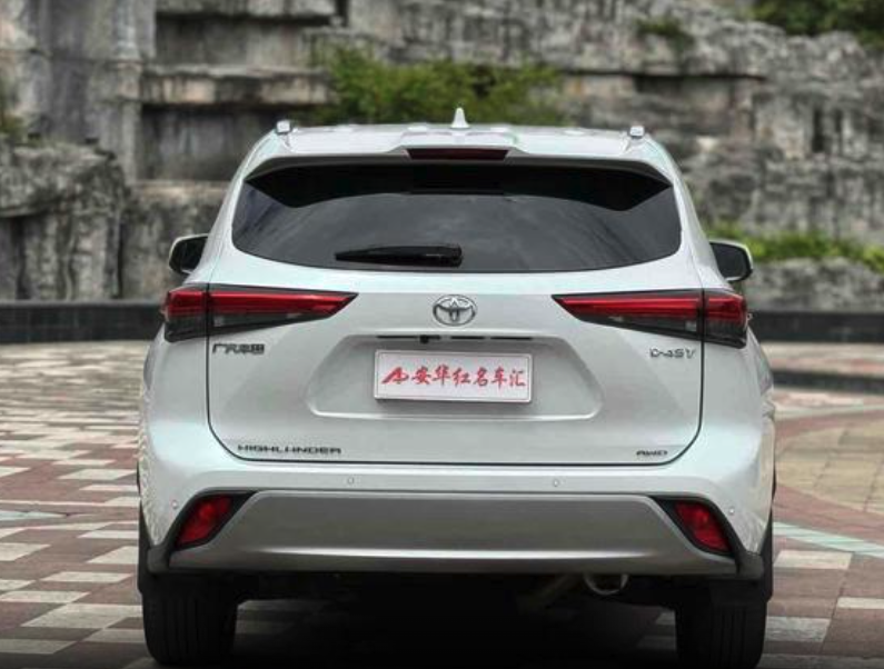 TOYOTA HIGHLANDER 380T Premium Edition 2022