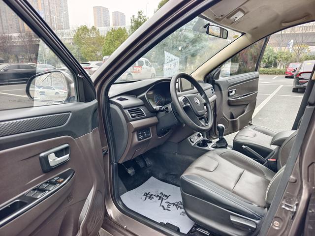 Dongfeng Fengguang 330S 2019