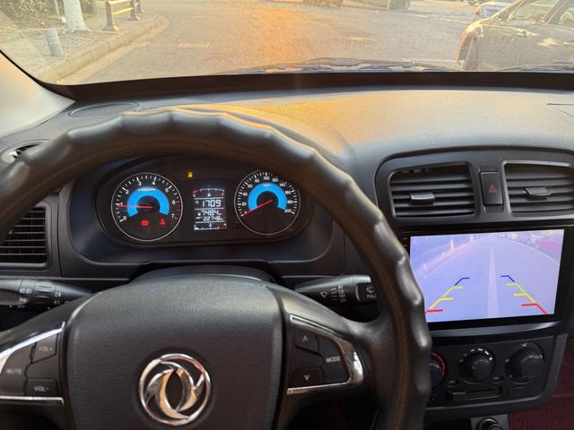 Dongfeng Fengguang 330S 2022