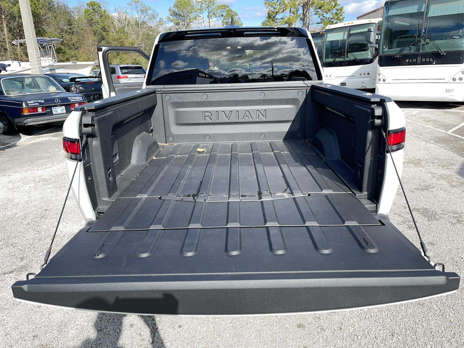 Rivian R1T Adventure Package 2022