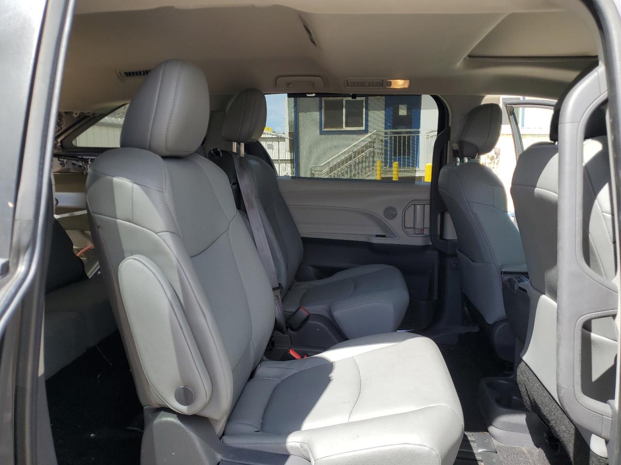 TOYOTA SIENNA XLE 2021