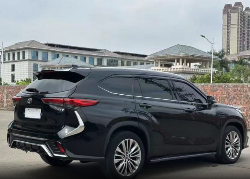 TOYOTA HIGHLANDER 380T Premium Edition 2022