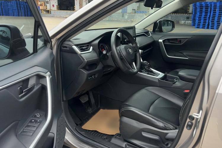 TOYOTA RAV4 2020